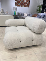 Bob Grande Right Arm Chair