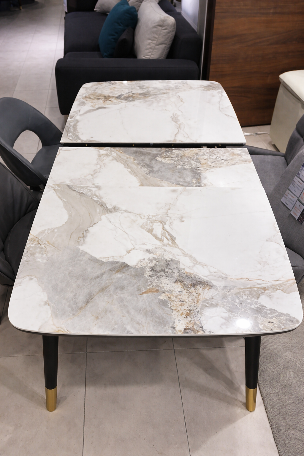 Jessy Extendable Dining Table